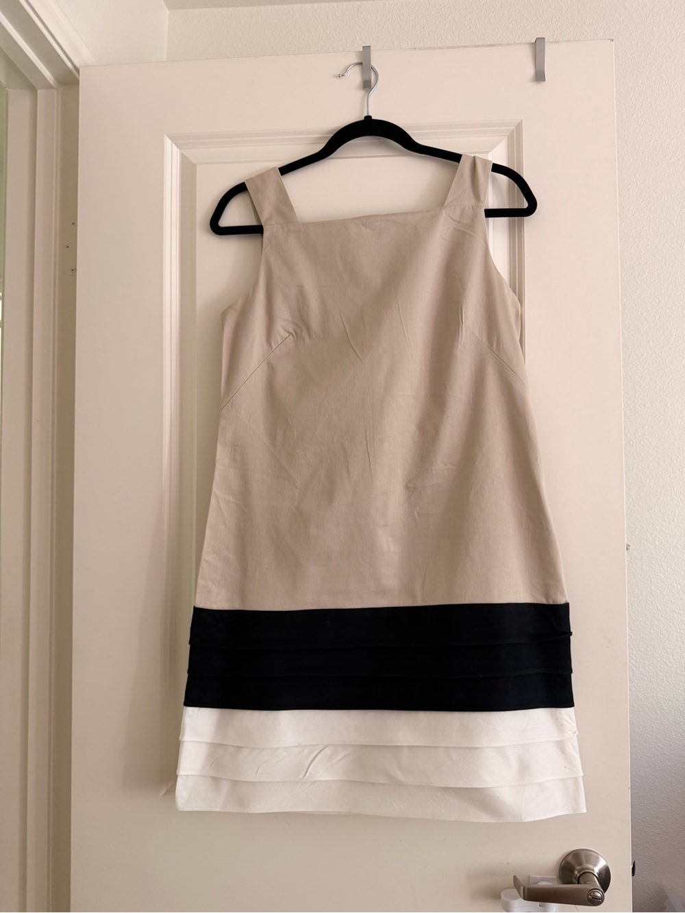 Maggy London Beige Sleeveless Shift Dress with Black & White Tiered Hem